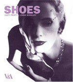 Shoes / Lucy Pratt & Linda Woolley.